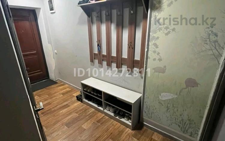 2-комнатная квартира · 45.5 м² · 1/3 этаж, Роза Багланова 15 — на против школа 18 за 12 млн ₸ в Актобе, жилой массив Кирпичный — фото 2