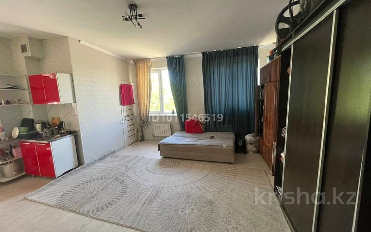 1-комнатная квартира · 39 м² · 2/5 этаж, мкр Кокжиек 45a за 20 млн ₸ в Алматы, Жетысуский р-н — фото 2