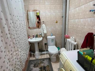 1-бөлмелі пәтер · 38 м² · 1/5 қабат, мкр Аксай-1А, бағасы: 24 млн ₸ в Алматы, Ауэзовский р-н