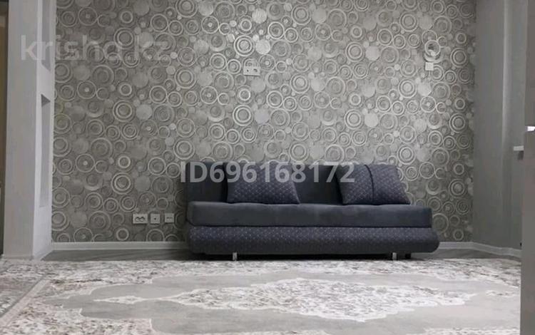 3-комнатная квартира · 76 м² · 3/12 этаж, Е-755 1 за 300 000 ₸ в Астане, Есильский р-н — фото 2