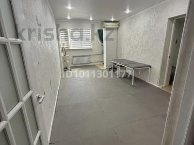 3-комнатная квартира · 61 м² · 1/4 этаж, Шұғыла 12 13 — Касымызда 2және 12мектеп базар бар. за 13.5 млн ₸ в Жанаозен