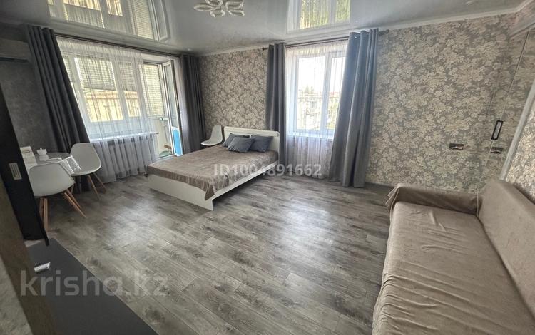 1-комнатная квартира · 35 м² · 4/4 этаж, Абая 24 за 150 000 ₸ в Балхаше — фото 2