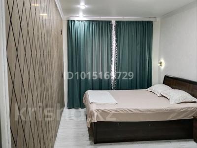 2-комнатная квартира · 63 м² · 1/5 этаж, Паримбетова — Жд поликлиника, Каир гостиница, жулдыз клиника за 3 000 ₸ в 