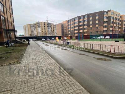 2-бөлмелі пәтер · 56 м² · 8/10 қабат, мкр. Алтын орда, Алтын Орда — ресторан 1001 ночь, бағасы: 25 млн ₸ в Актобе