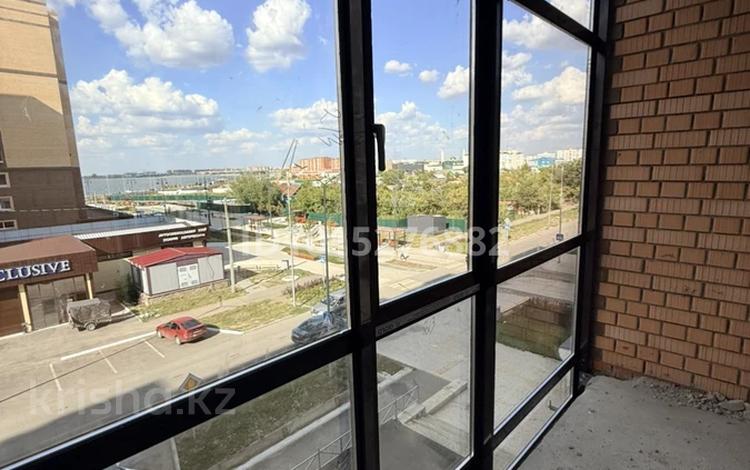 2-бөлмелі пәтер · 78.6 м² · 2/9 қабат, Магжага Жумабаева 13/1, бағасы: 35 млн ₸ в Кокшетау — фото 2