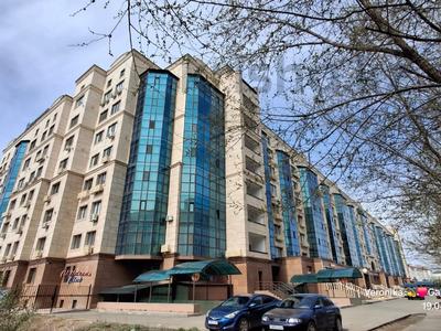 3-бөлмелі пәтер · 102 м² · 6/8 қабат, мкр Кадыра Мырза-Али 16 — 5 мкрн, бағасы: 75 млн ₸ в Уральске