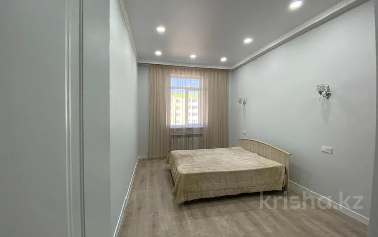 3-комнатная квартира · 100 м² · 3/9 этаж, 20-й мкр 5 за 250 000 ₸ в Актау — фото 2