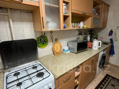 4-комнатная квартира · 64.3 м² · 2/5 этаж, айтеке би за 14.8 млн 〒 в Актобе, мкр. Курмыш