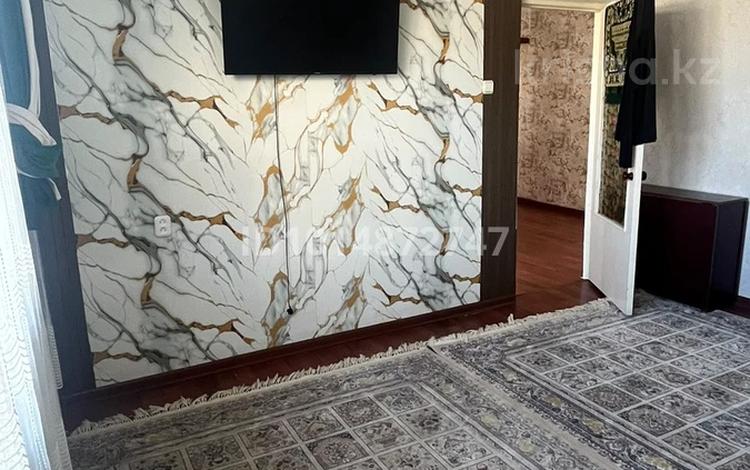 3 комнаты · 64 м² · 6/10 этаж, Майкудук, Мкр Голубые пруды 13 за 50 000 ₸ в Караганде, Алихана Бокейханова р-н — фото 2