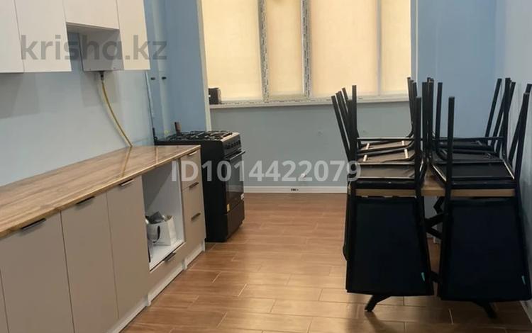 2-комнатная квартира · 75 м² · 1/5 этаж, Айталиева 7/2 — Айталиева за 150 000 ₸ в Уральске — фото 2