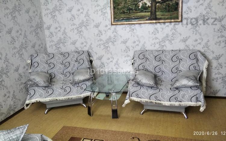 2-комнатная квартира · 50 м² · 5/9 этаж, 10 мкр 4 за 15 000 ₸ в Аксае — фото 2