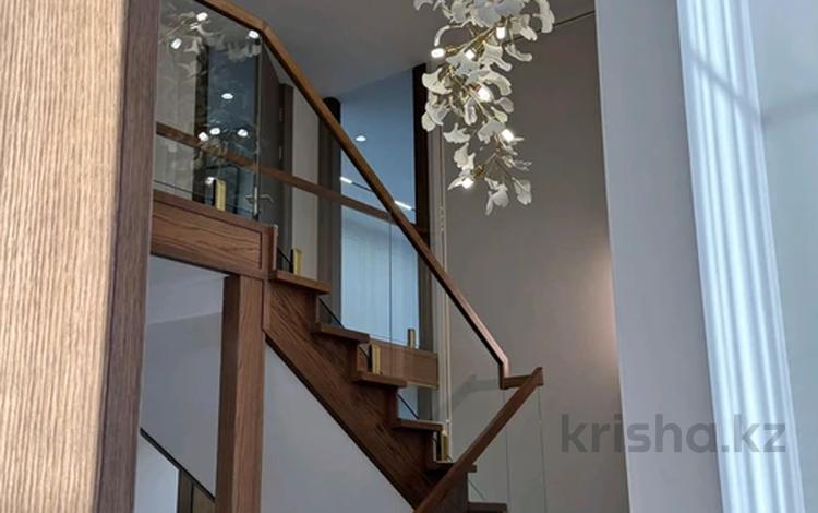 8-бөлмелі пәтер · 330 м² · 17 қабат, Туран 83/1 — Экспо, Мечеть, бағасы: 215 млн ₸ в Астане, Нура р-н — фото 2