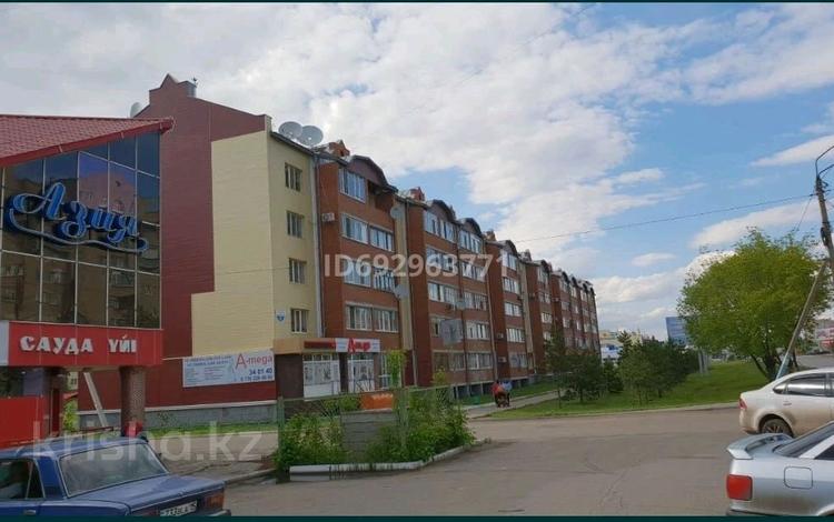 2-бөлмелі пәтер, 80 м², 1/5 қабат, уалиханова 48 — улица Уалиханова, магазин Азия, бағасы: 36 млн 〒 в Петропавловске — фото 2