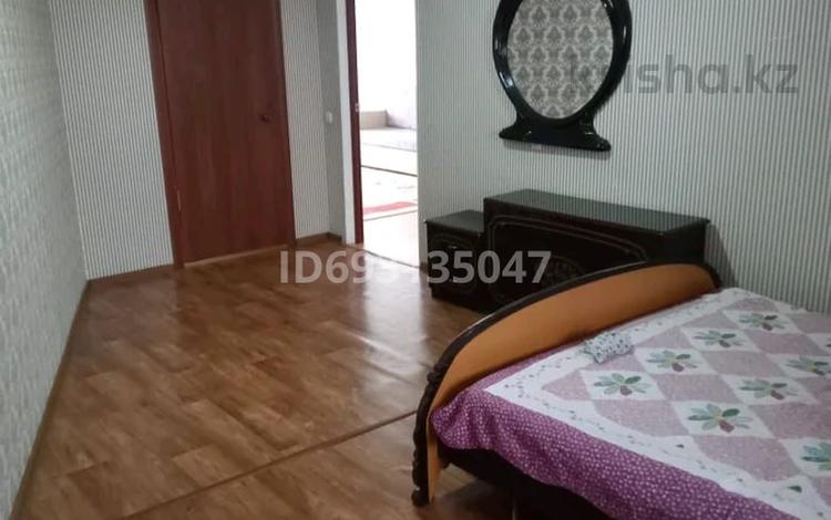 4-бөлмелі пәтер, 98 м², 8/9 қабат ай сайын, мкр Жилгородок 49, бағасы: 150 000 〒 в Актобе, мкр Жилгородок — фото 2