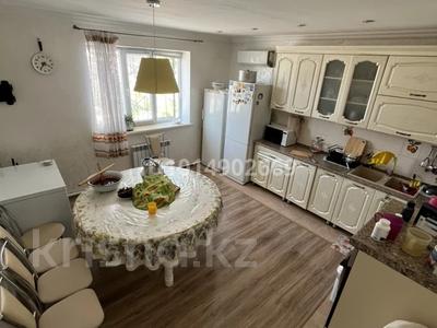 Жеке үй · 4 бөлме · 140 м² · 10 жүзд., Бірлік-2 -ш/а., Амина Умурзакова 57 — Рядом с магазином Айзере, бағасы: 250 000 ₸ в Атырау, мкр Бирлик-2