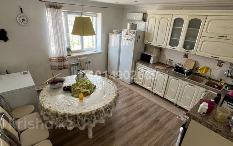 Жеке үй · 4 бөлме · 140 м² · 10 жүзд., Бірлік-2 -ш/а., Амина Умурзакова 57 — Рядом с магазином Айзере, бағасы: 250 000 ₸ в Атырау, мкр Бирлик-2 — фото 2