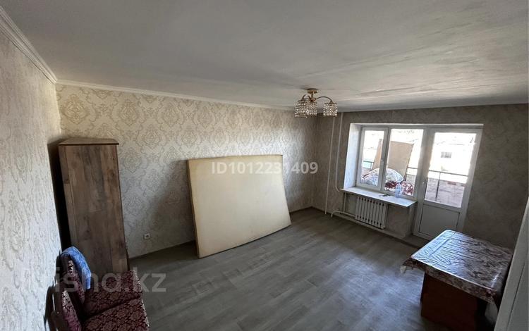 1-комнатная квартира · 38 м² · 3/9 этаж, мкр. Энергетик 13 за 16 млн ₸ в Семее, Красный Кордон — фото 2