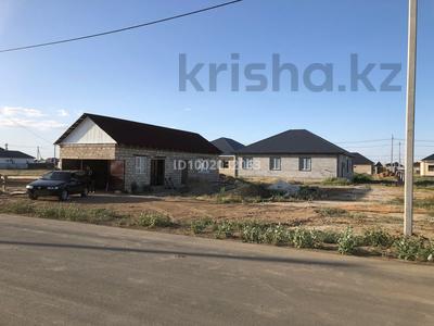 Отдельный дом · 1 комната · 80 м² · 8 сот., мкр Зарослый, 28 9 — Возле асфальта за 7.2 млн 〒 в Атырау