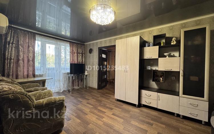 2-комнатная квартира · 47 м² · 3/5 этаж, 343 квартал за 175 000 ₸ в Семее — фото 2