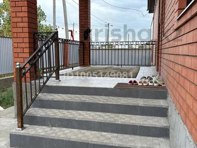 Отдельный дом · 4 комнаты · 165 м² · 10 сот., Сарбаз 266 за 38 млн 〒 в Актобе, СК Сарбаз