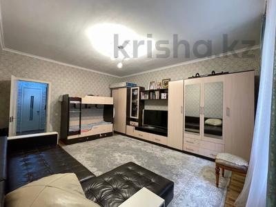 1-комнатная квартира, 51 м², 1/5 этаж, мкр Самал-3, Достык — Хаджимукана за 45 млн 〒 в Алматы, Медеуский р-н