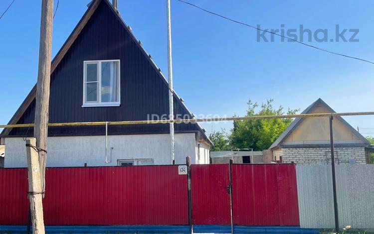 Отдельный дом · 3 комнаты · 87 м² · 9 сот., Железнодорожная 134 — На против магазина Айсберга за 20 млн 〒 в Аксае — фото 2