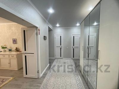2-комнатная квартира · 66 м² · 3/7 этаж, мкр. Алтын орда 201 за 28.5 млн 〒 в Актобе