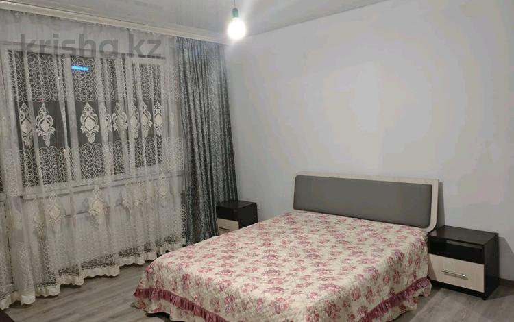 2-комнатная квартира · 86 м² · 14/15 этаж, Толе би 273/5 за 300 000 ₸ в Алматы, Алмалинский р-н — фото 2
