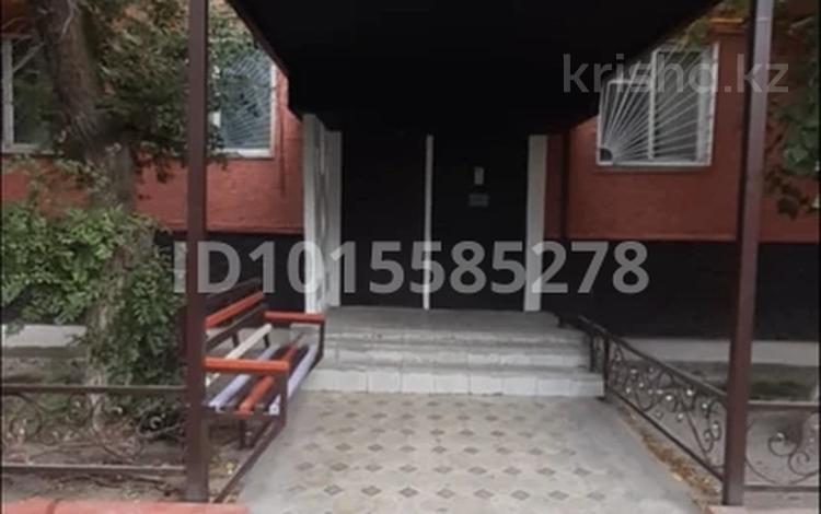 1-бөлмелі пәтер · 30 м² · 1/5 қабат, Рысбек батыр 3 — Толе би, бағасы: 100 000 ₸ в Таразе — фото 2