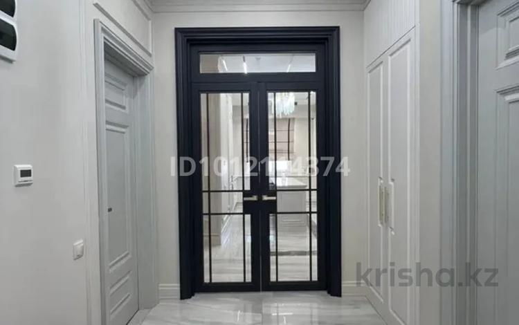 3-комнатная квартира · 105 м² · 8/14 этаж, 16-й мкр. 85 за 55 млн ₸ в Актау, 18-й мкр  — фото 2
