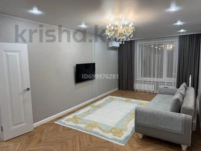 2-комнатная квартира · 70 м² · 6/10 этаж, Сарайшық — Магазин Кристал за 20 000 〒 в Уральске, мкр Школьник