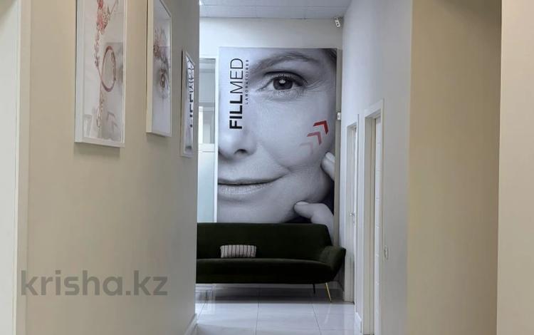 Свободное назначение, офисы, магазины и бутики, медцентры и аптеки, кабинеты и рабочие места · 190 м² за 2.6 млн 〒 в Алматы, Бостандыкский р-н — фото 2