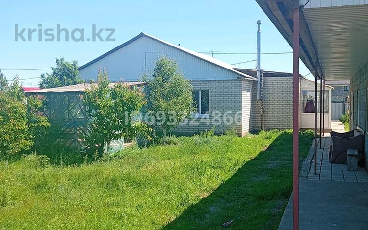 Отдельный дом · 5 комнат · 120 м² · 10 сот., мкр Жулдыз за 45 млн ₸ в Уральске — фото 4
