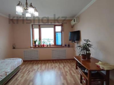 4-комнатная квартира · 77.4 м² · 6/6 этаж, Алтынемел за 18 млн ₸ в Актобе