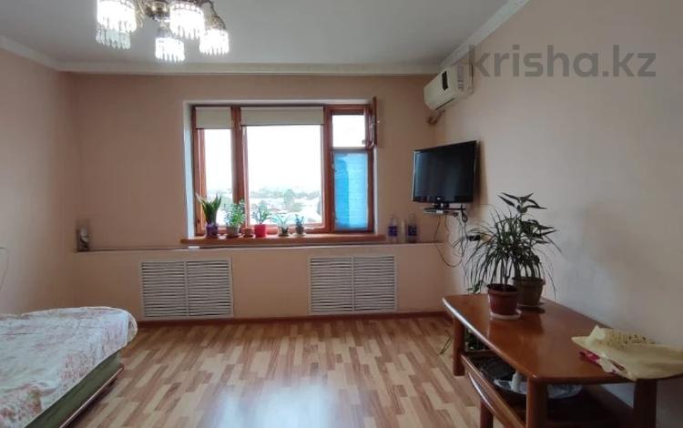 4-комнатная квартира · 77.4 м² · 6/6 этаж, Алтынемел за 18 млн ₸ в Актобе — фото 3