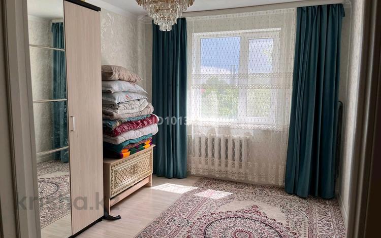 2-бөлмелі пәтер · 56 м² · 4/5 қабат, 4 мкрн 8 — Возле 4 школа, бағасы: 9 млн ₸ в Алге — фото 2