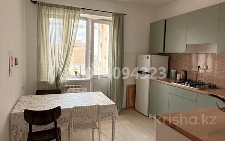 1-комнатная квартира · 40 м² · 9/10 этаж, мкр Старый Аэропорт, Самал — Самал и Отырар за 150 000 ₸ в Уральске — фото 2