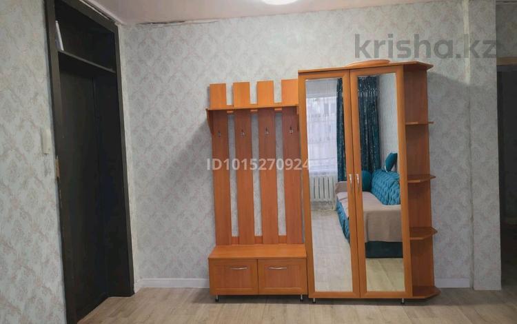 2-комнатная квартира · 48 м² · 2/5 этаж, Юность — Мкр юность за 130 000 ₸ в Семее — фото 2