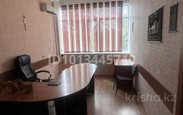 Офисы, склады, салоны красоты, образование, кабинеты и рабочие места · 49 м² за 119 070 ₸ в Караганде, Казыбек би р-н — фото 4