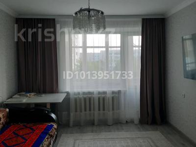 2-комнатная квартира · 50 м² · 3/9 этаж, Майкудук, Майкудук, мкр Восток-5 12 за 28 млн ₸ в Караганде, Алихана Бокейханова р-н