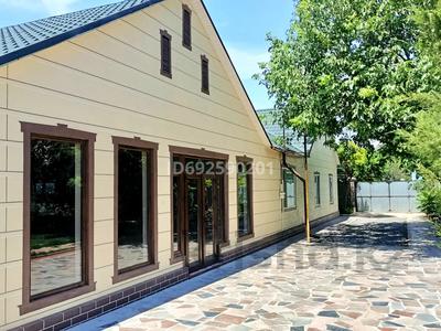 Продажа домов и дачи в Жамбылской обл.: Отдельный дом · 6 комнат · 200 м² · 17.5 сот., Отеген-Батыра(Фаизова) 102 — Абылай-Хана за ~ 40 млн 〒 Отдельный дом · 6 комнат · 200 м² · 17.5 сот., Отеген-Батыра(Фаизова) 102 — Абылай-Хана за ~ 40 млн 〒 в Кордае