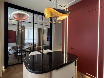 5-комнатная квартира · 300 м² · 2 этаж, ул. Кайыма Мухамедханова 1 за 2 млн 〒 в Астане, Есильский р-н