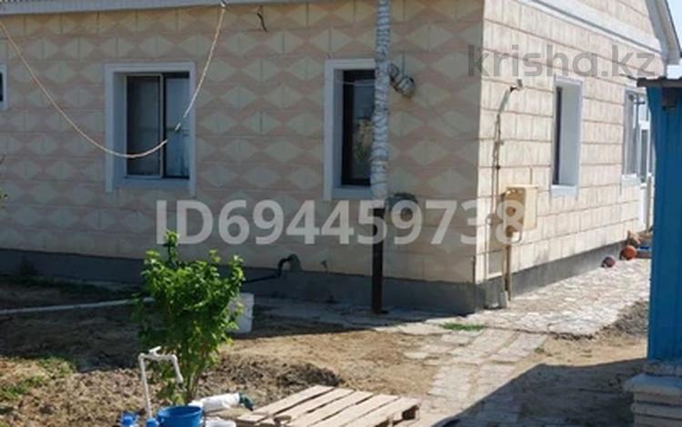 Жеке үй · 4 бөлме · 104.7 м² · 10 жүзд., Өрлеу ш/а., Омара Тулешова 23 — Школа N 3, бағасы: 30 млн ₸ в Атырау, мкр Орлеу — фото 2