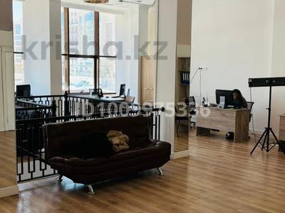 Офисы, магазины и бутики, медцентры и аптеки, образование · 160 м² за 960 000 〒 в Астане, Есильский р-н