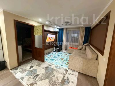 3-бөлмелі пәтер · 60 м² · 2/5 қабат, Молдагуловой 15/4, бағасы: 29.5 млн ₸ в Усть-Каменогорске