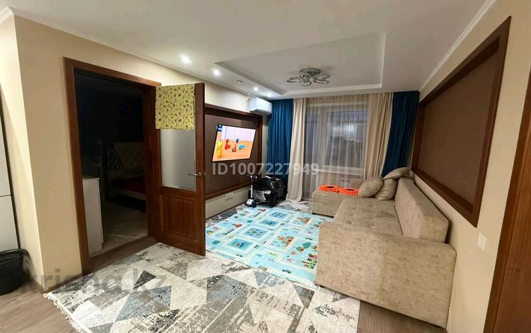 3-бөлмелі пәтер · 60 м² · 2/5 қабат, Молдагуловой 15/4, бағасы: 29.5 млн ₸ в Усть-Каменогорске — фото 2