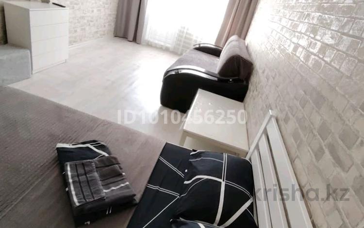 1-комнатная квартира · 38 м² · 2 этаж, 4 микрорайон за 11 000 ₸ в Аксае — фото 2