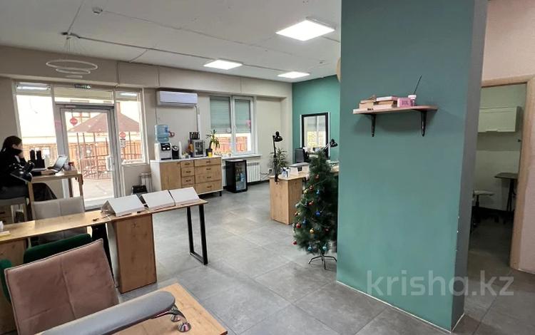 Свободное назначение, офисы, магазины и бутики, салоны красоты, медцентры и аптеки · 155 м² за 147 млн ₸ в Алматы, Алмалинский р-н — фото 2