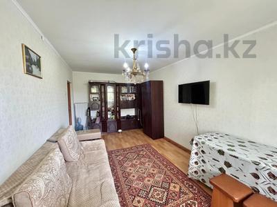 2-комнатная квартира · 45 м² · 4/5 этаж, Майкудук, 13й микрорайон за 8 млн ₸ в Караганде, Алихана Бокейханова р-н