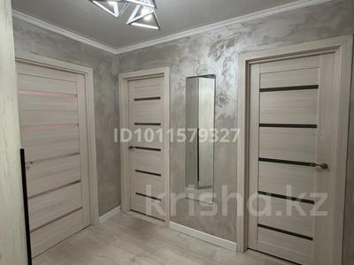 3-бөлмелі пәтер · 62 м² · 1/5 қабат, Строитель ш/а. 42, бағасы: 20 млн ₸ в Уральске, мкр Строитель